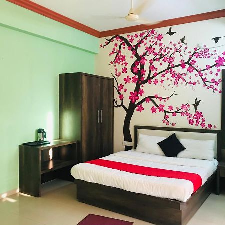 Staymaker Prakash International Gonikoppal Buitenkant foto