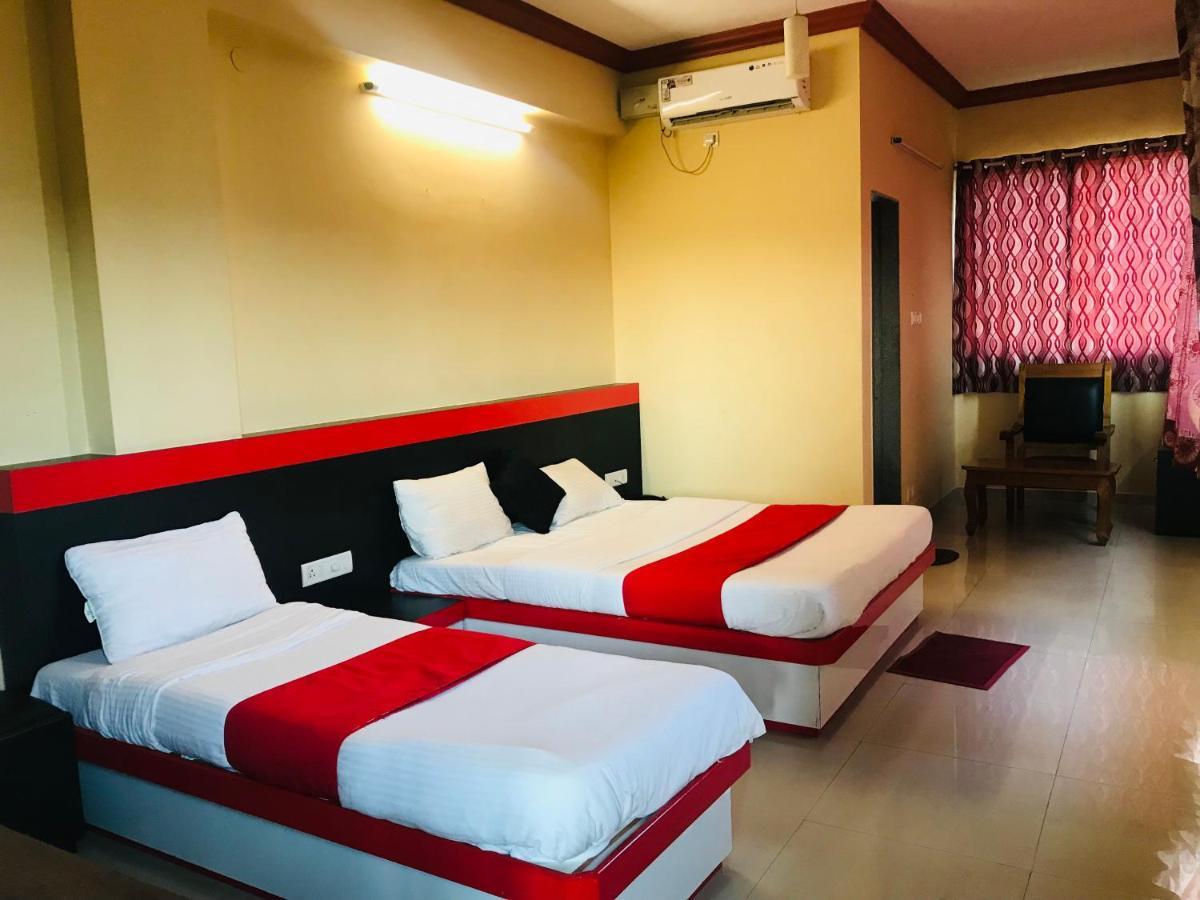 Staymaker Prakash International Gonikoppal Buitenkant foto