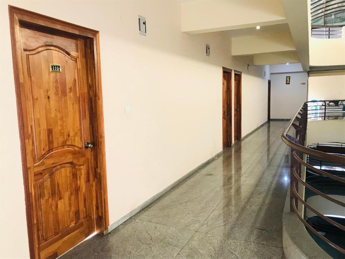 Staymaker Prakash International Gonikoppal Buitenkant foto