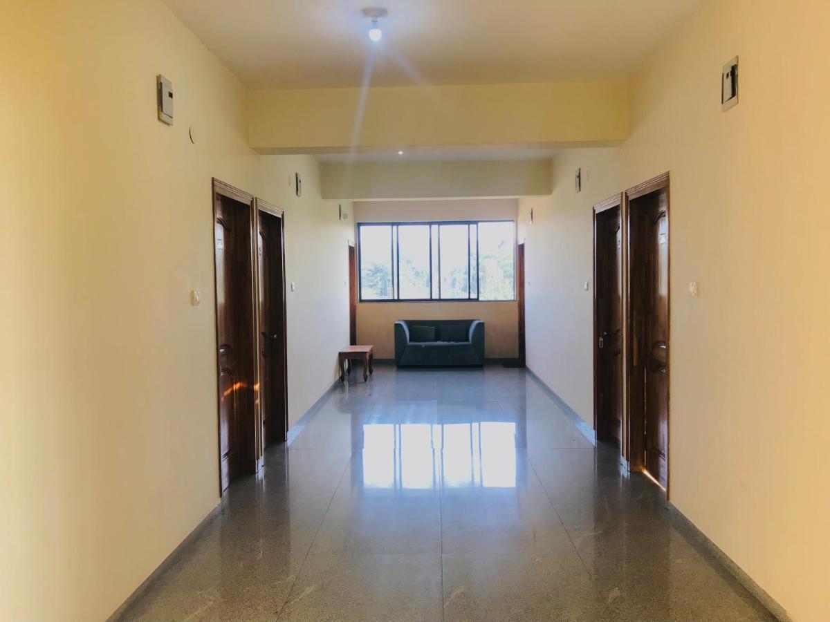 Staymaker Prakash International Gonikoppal Buitenkant foto