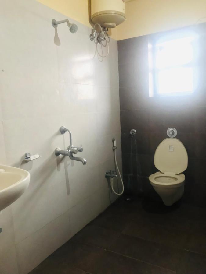 Staymaker Prakash International Gonikoppal Buitenkant foto