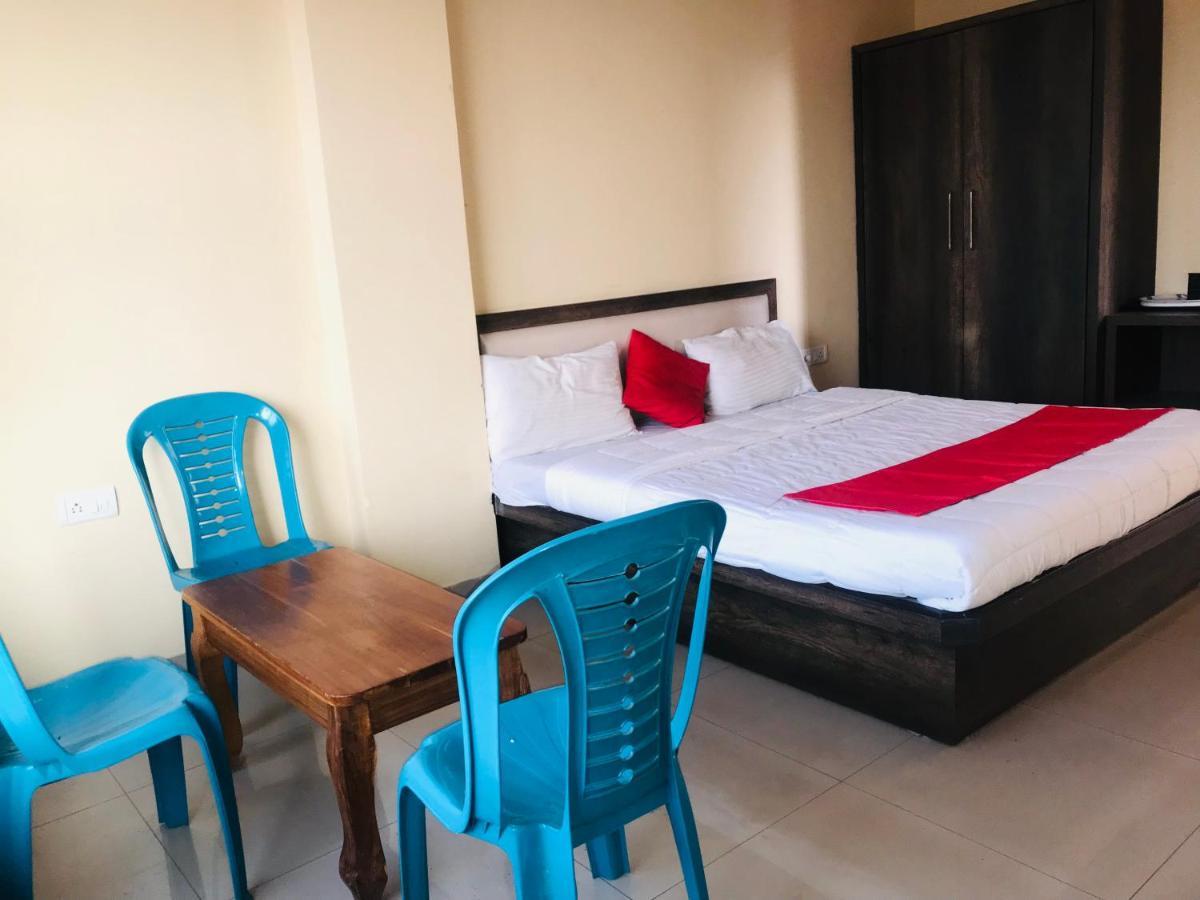 Staymaker Prakash International Gonikoppal Buitenkant foto