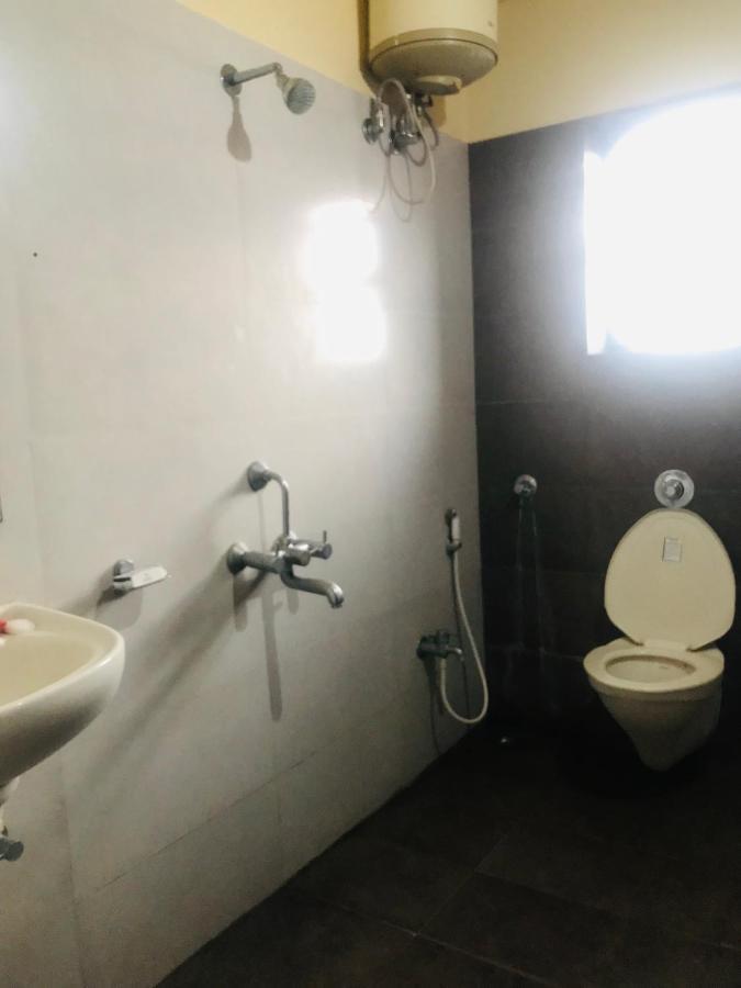 Staymaker Prakash International Gonikoppal Buitenkant foto