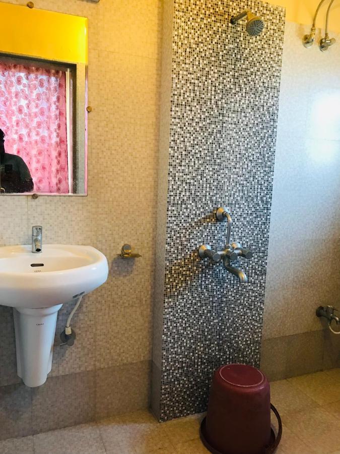 Staymaker Prakash International Gonikoppal Buitenkant foto