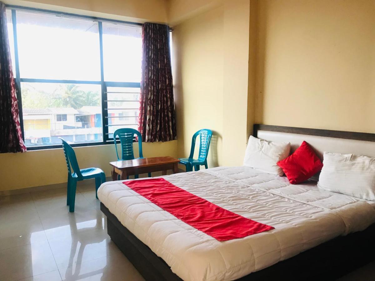 Staymaker Prakash International Gonikoppal Buitenkant foto
