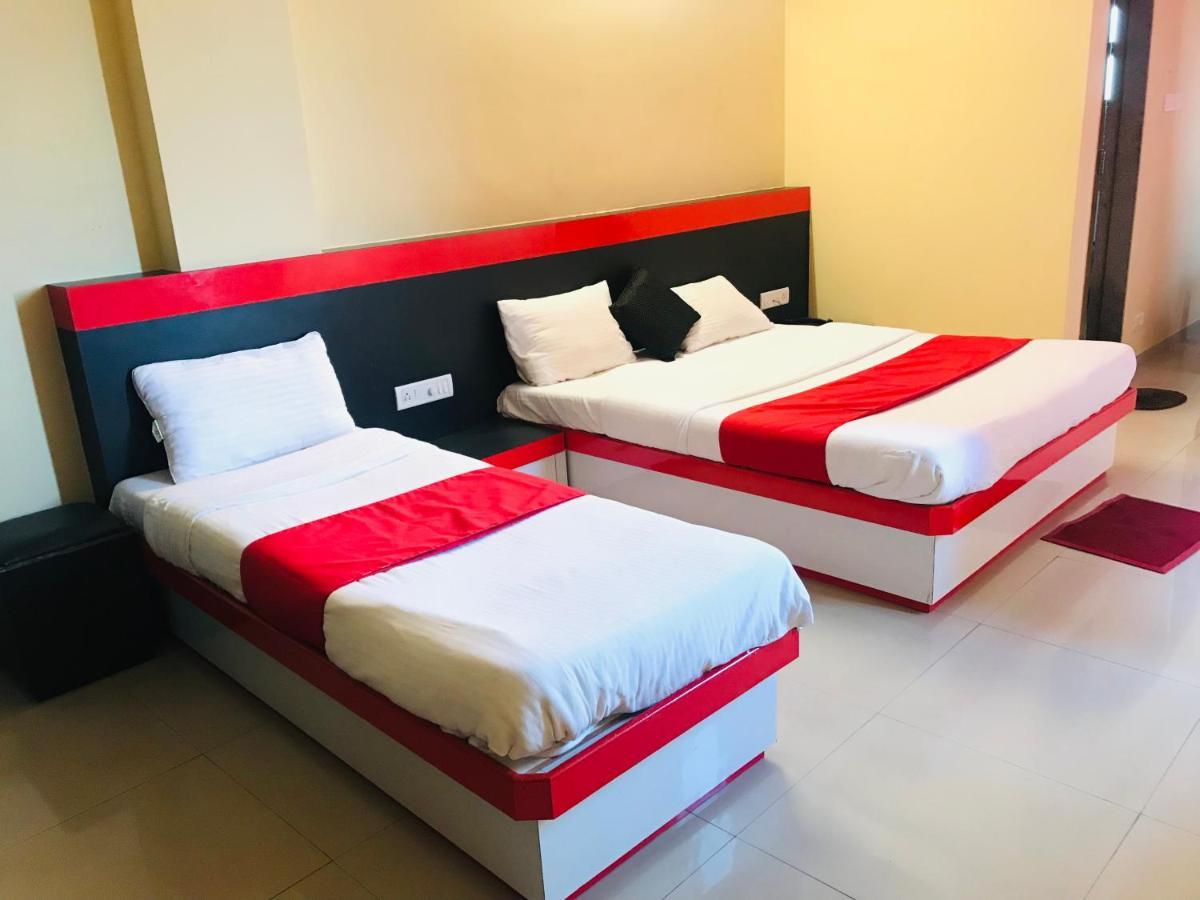 Staymaker Prakash International Gonikoppal Buitenkant foto