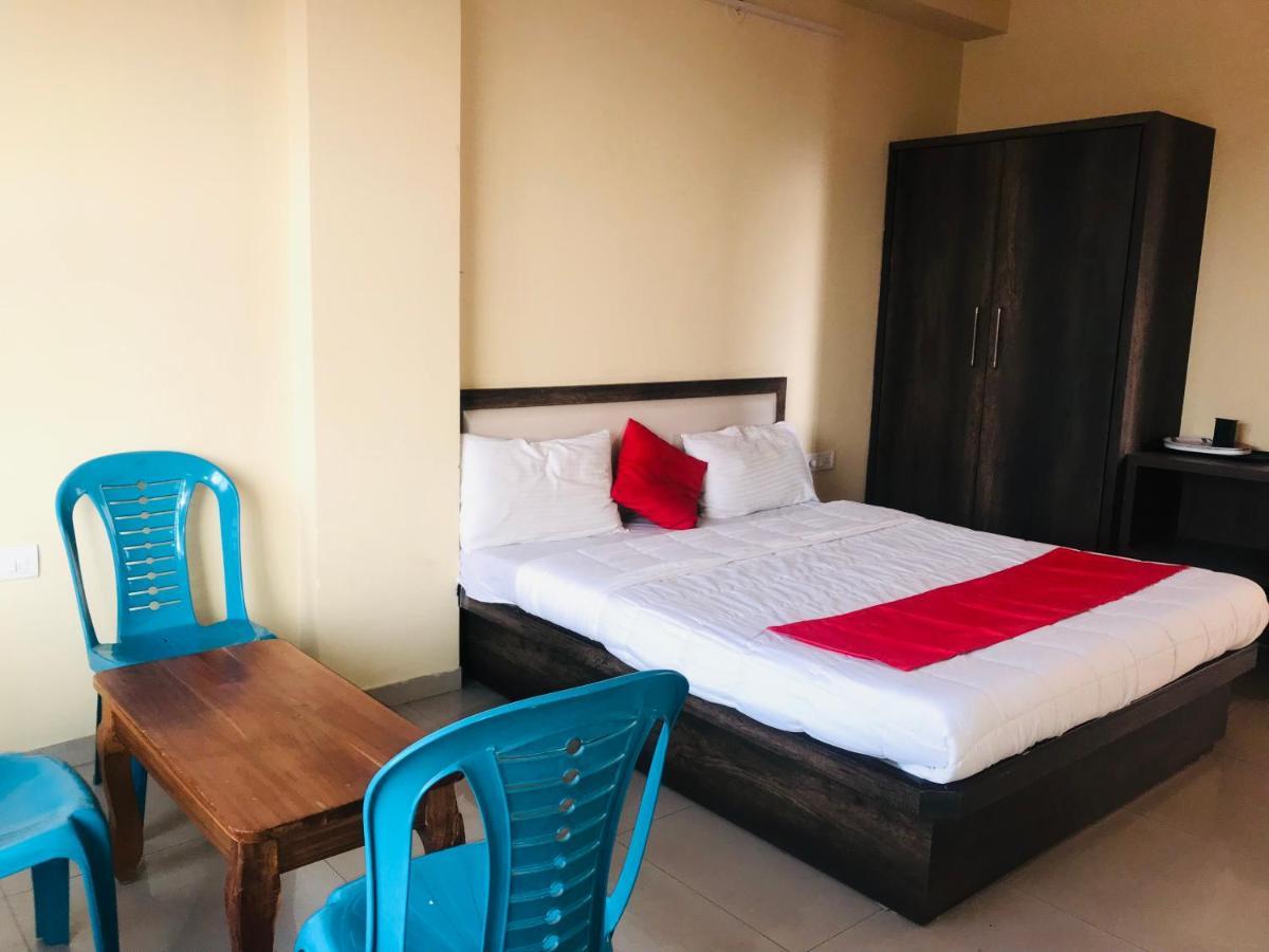 Staymaker Prakash International Gonikoppal Buitenkant foto
